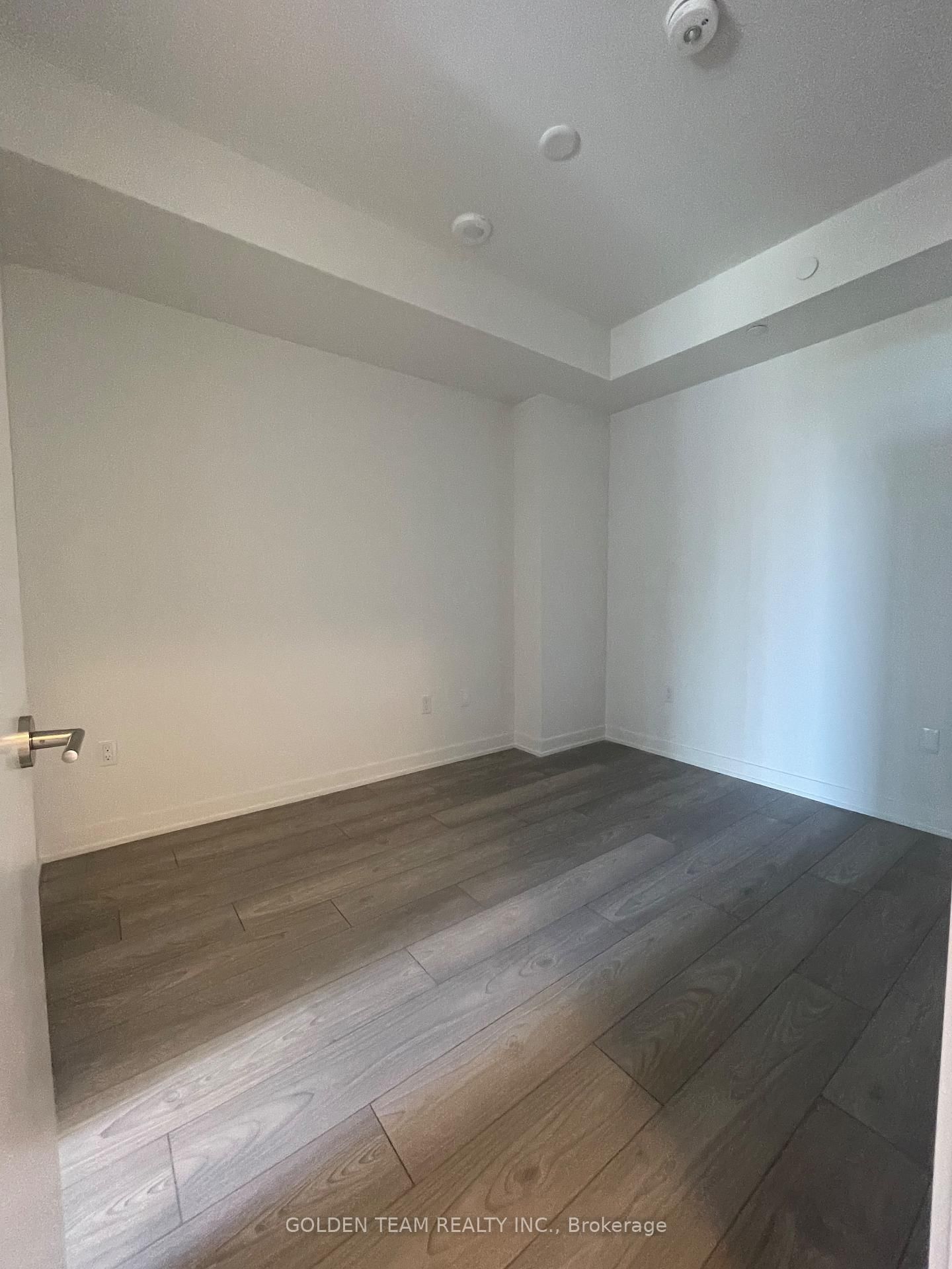 120 Broadway Avenue, Unit 709 - Photo 5