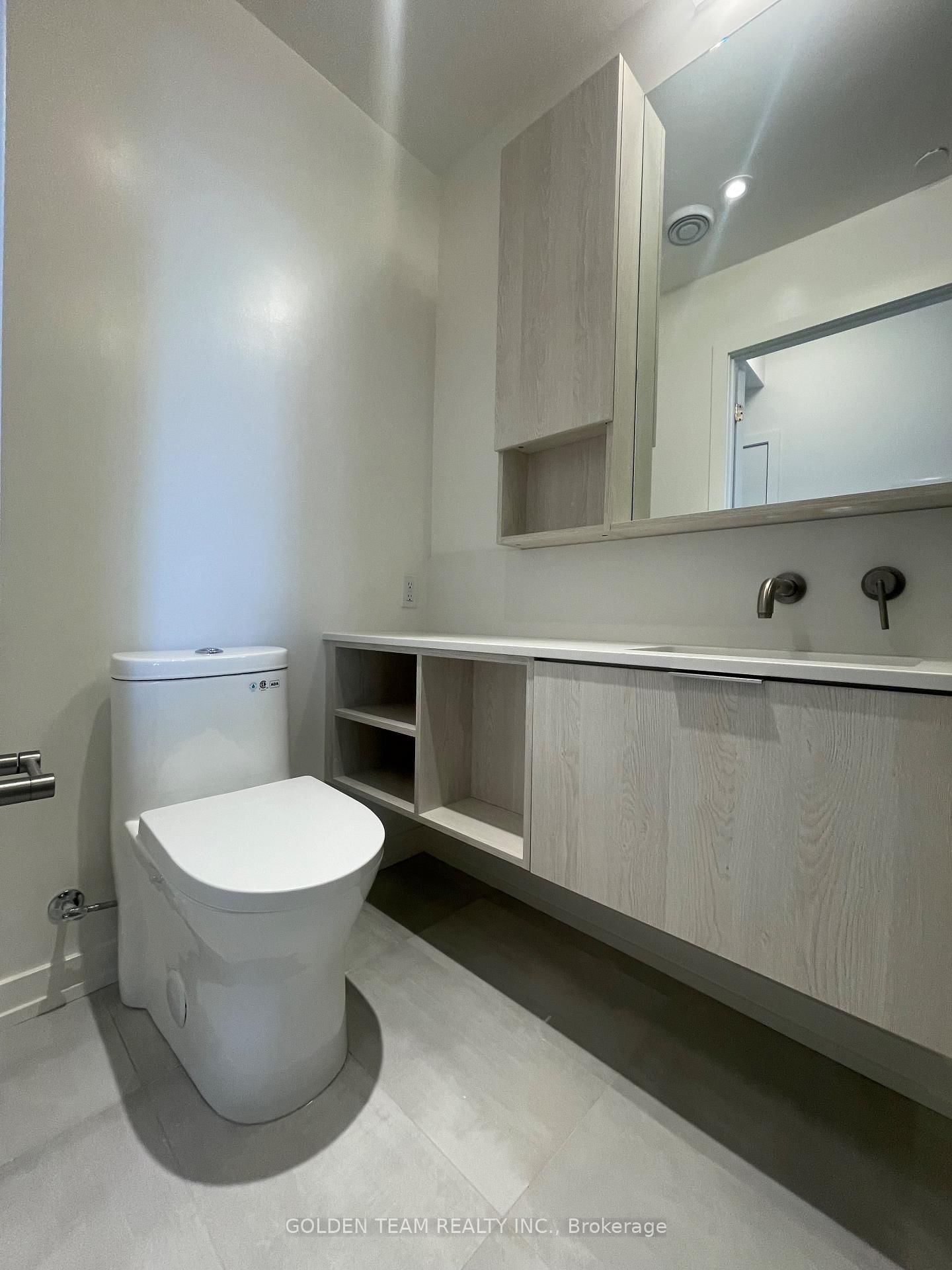 120 Broadway Avenue, Unit 709 - Photo 8