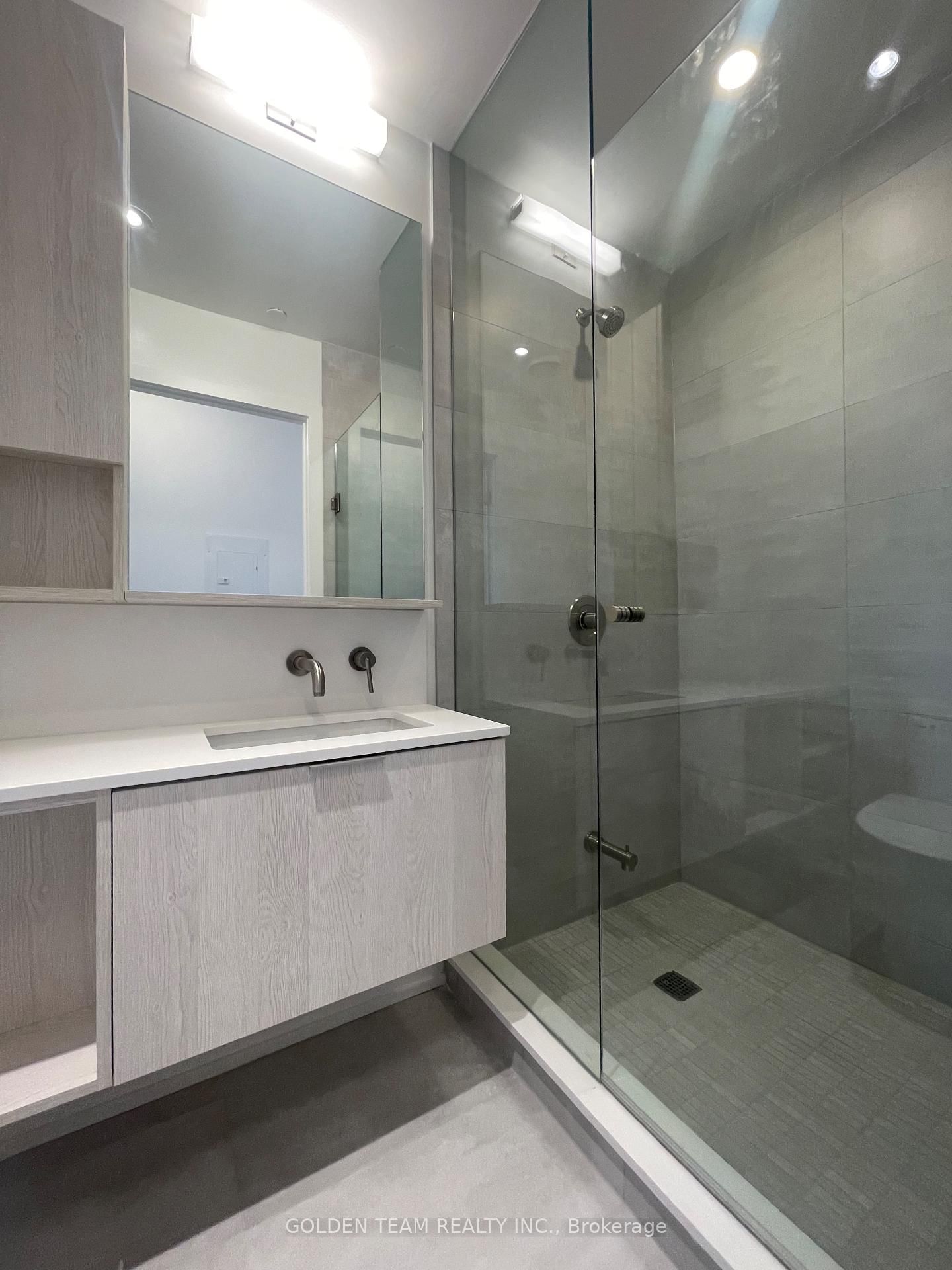 120 Broadway Avenue, Unit 709 - Photo 9