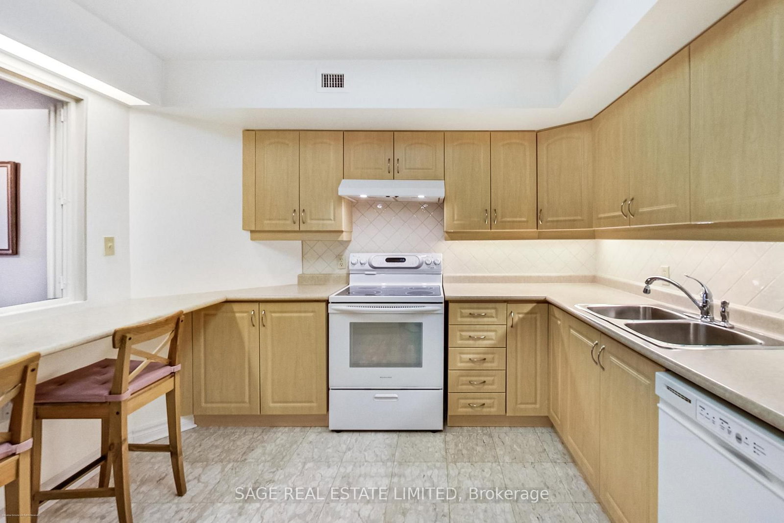 1177 Yonge Street, Unit 207 - Photo 12