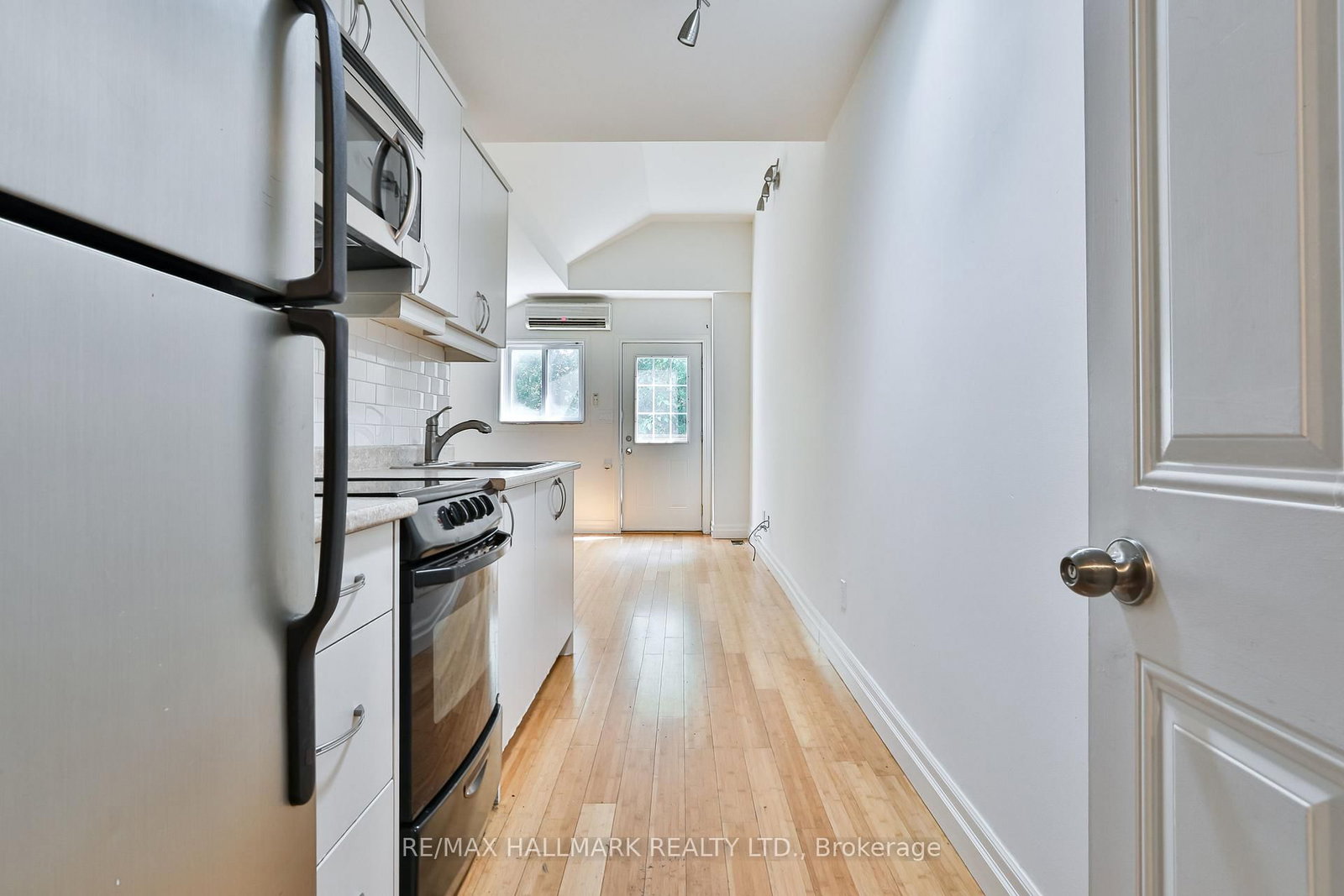 559 Parliament Street, Unit 1 - Photo 2