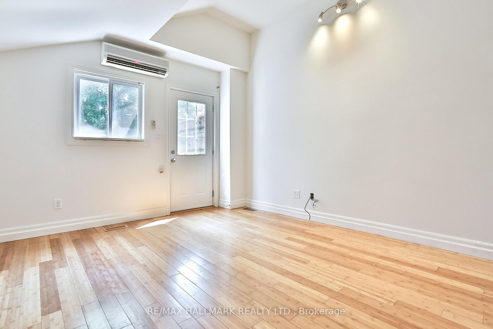559 Parliament Street, Unit 1 - Photo 5