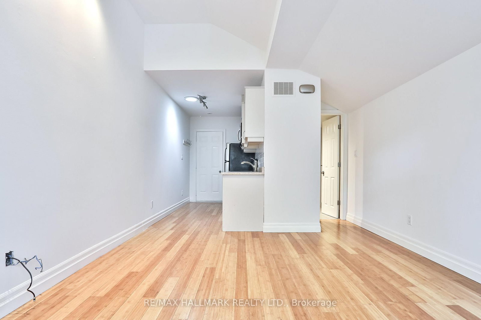 559 Parliament Street, Unit 1 - Photo 7