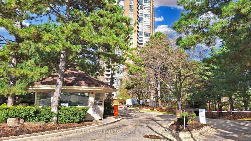 1610 - 89 Skymark Drive
