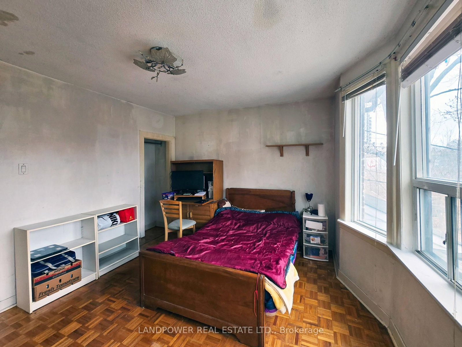 9 Saint Clarens Avenue • Toronto, ON photo 11