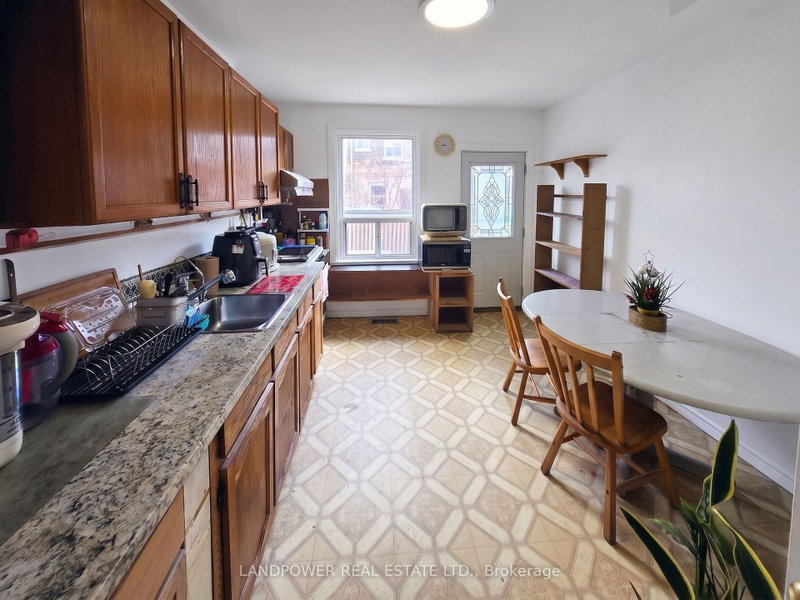 9 Saint Clarens Avenue