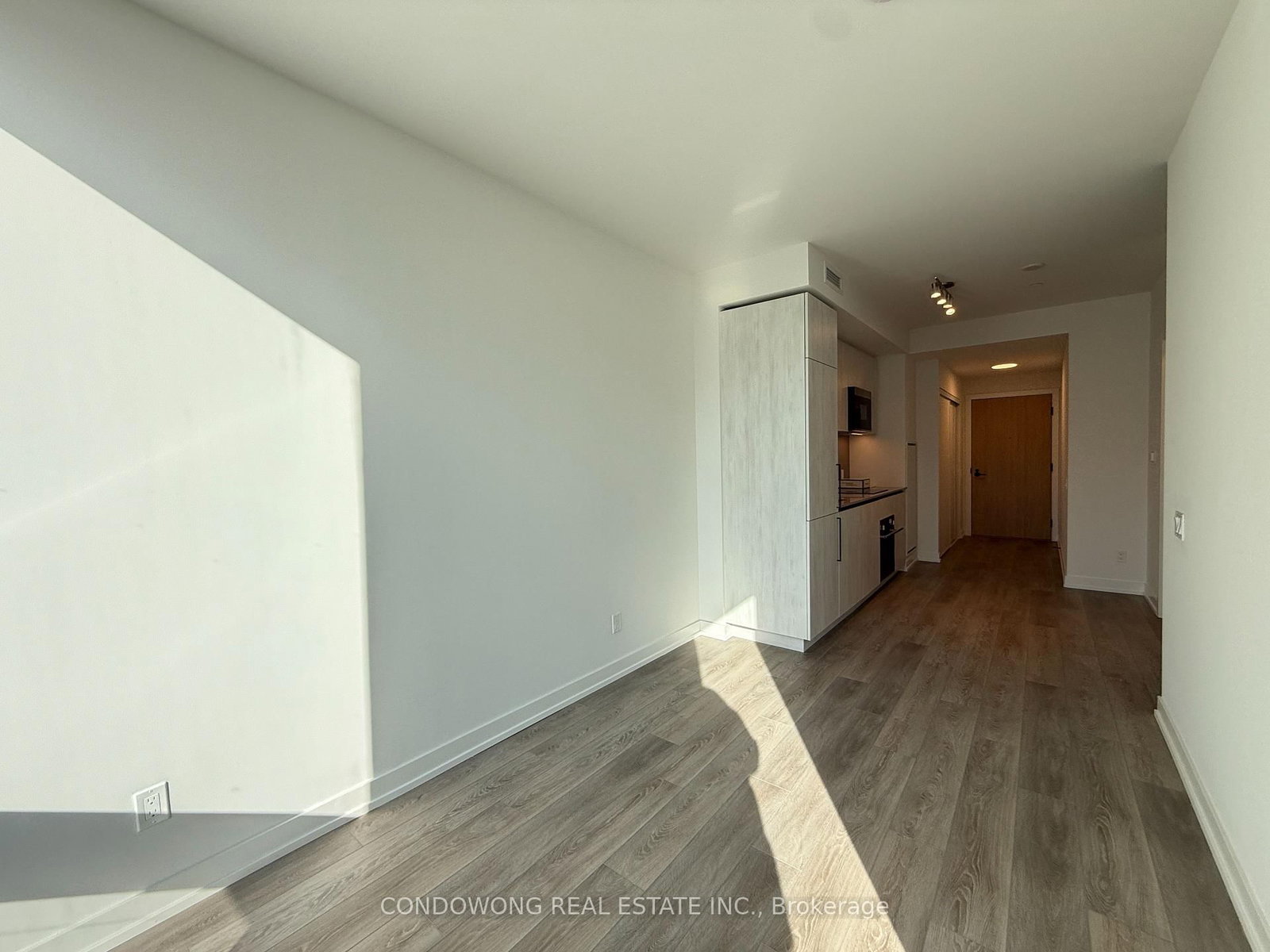 35 Parliament Street, Unit 921 - Photo 2
