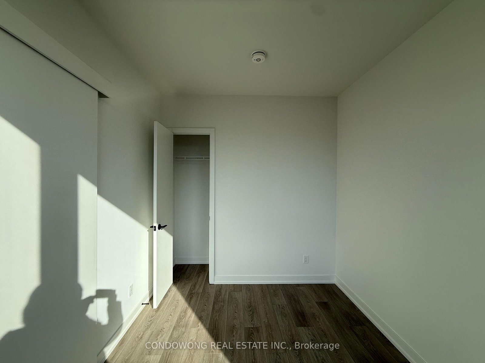 35 Parliament Street, Unit 921 - Photo 4