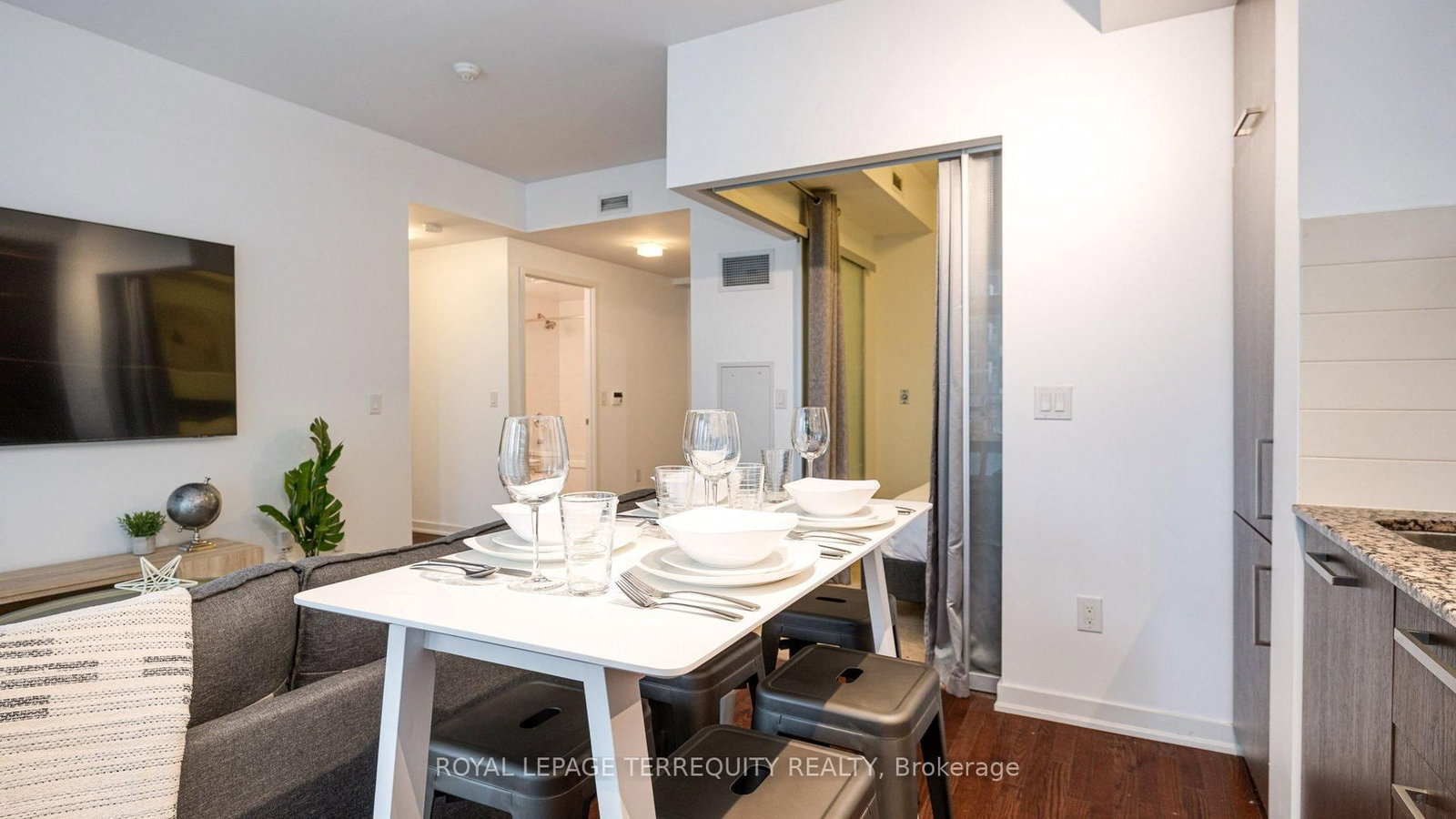 14 York Street, Unit 1101 - Photo 7