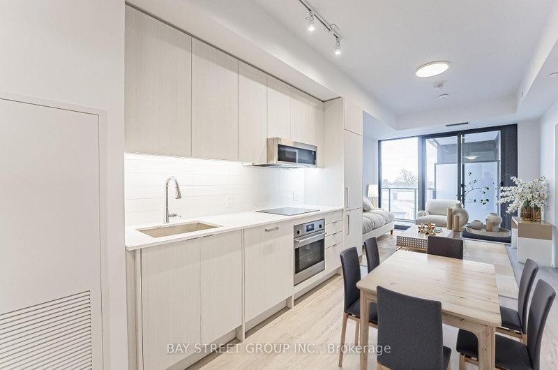 526 - 250 Lawrence Avenue W