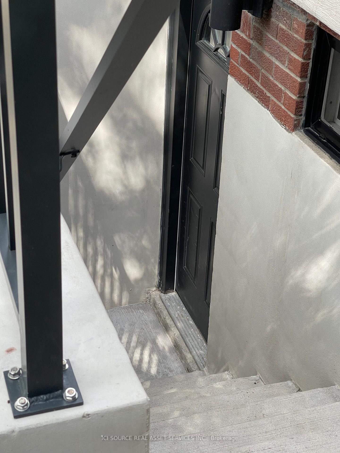 287 Palmerston Avenue, Unit Lower - Photo 16