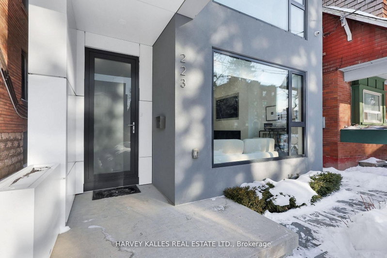 223 Wychwood Avenue