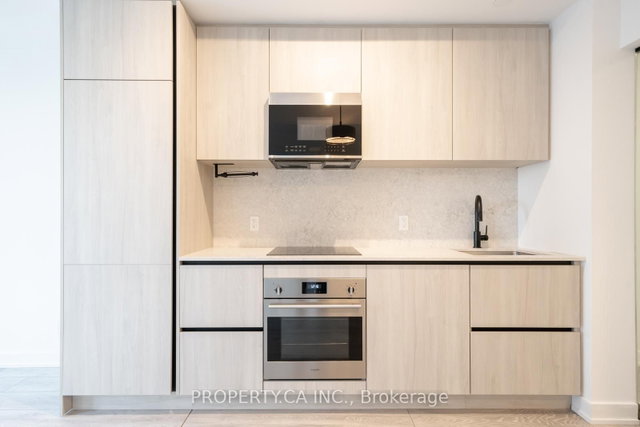 3203 - 108 Peter Street