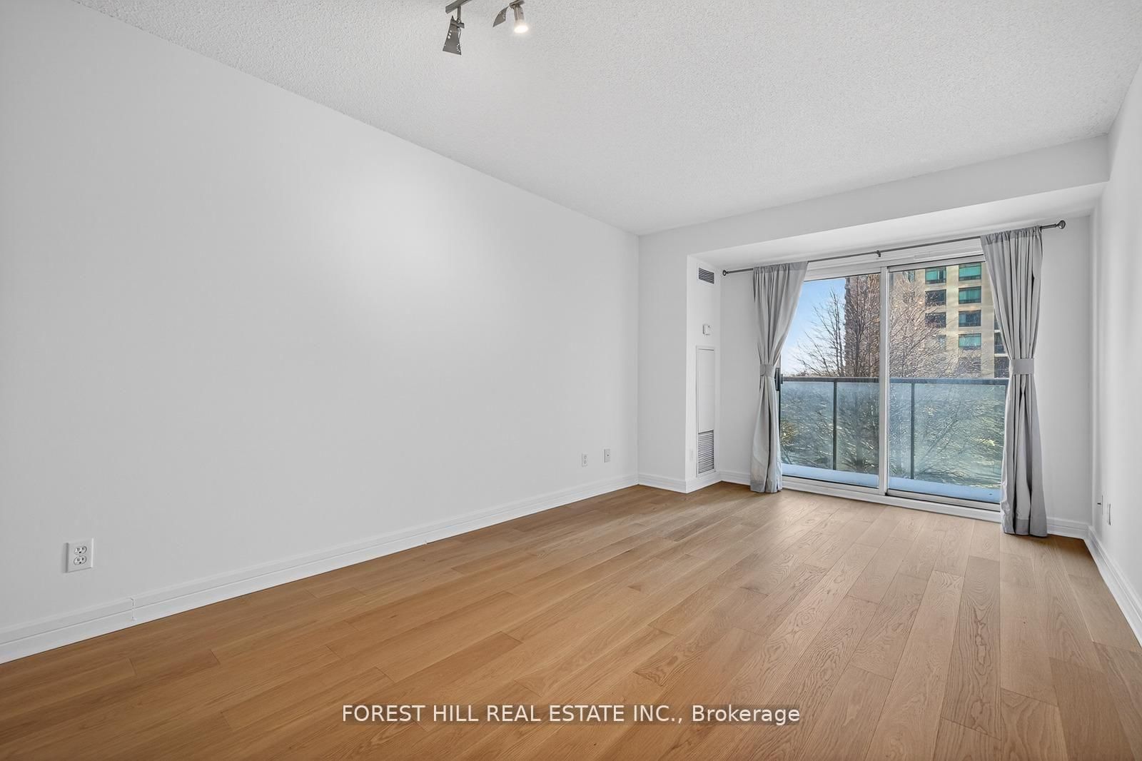 16 Harrison Garden Boulevard, Unit 304 - Photo 10