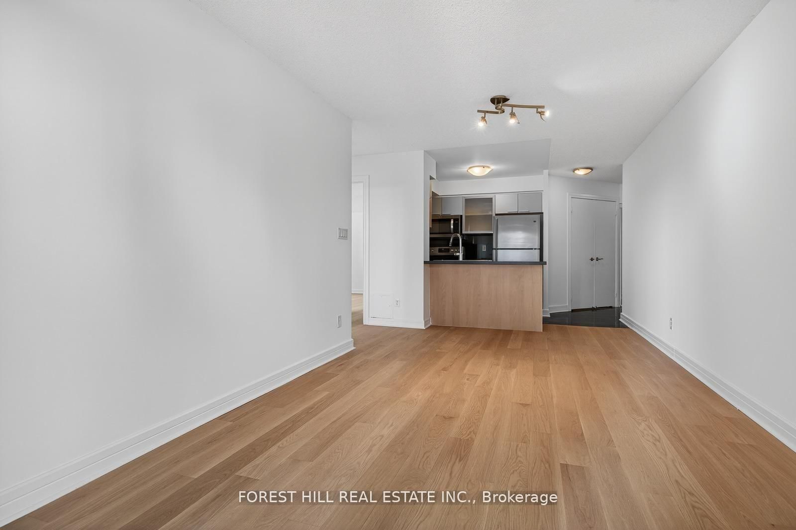 16 Harrison Garden Boulevard, Unit 304 - Photo 6