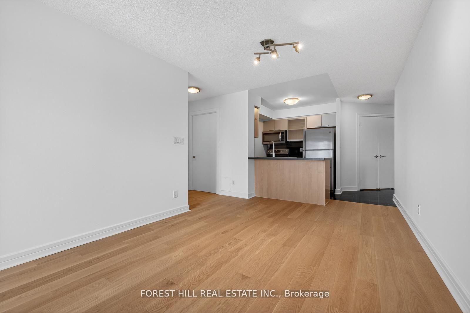16 Harrison Garden Boulevard, Unit 304 - Photo 8
