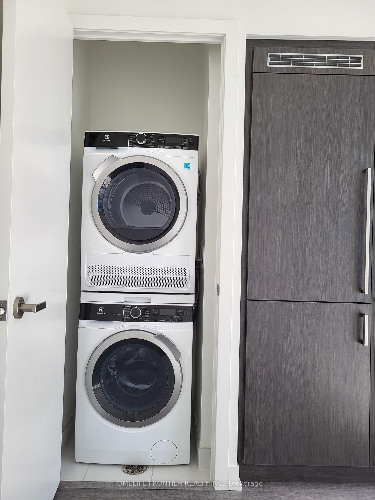 138 Downes Street, Unit 3210 - Photo 11