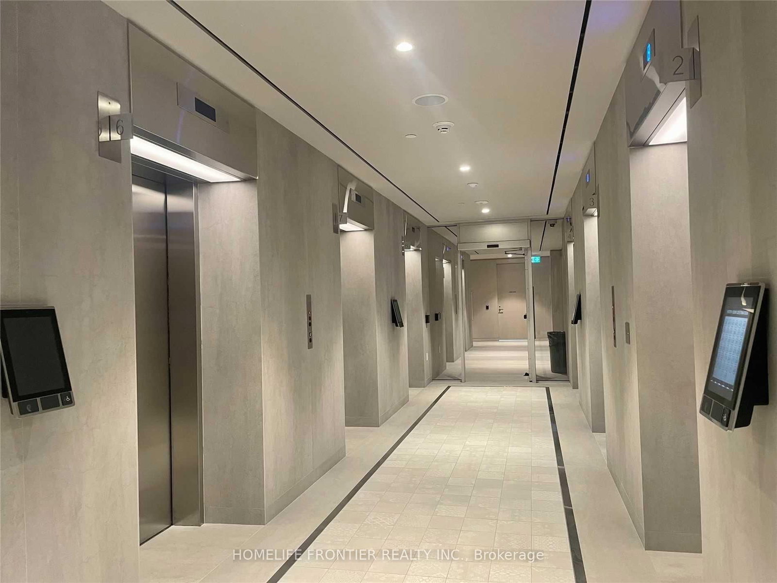 138 Downes Street, Unit 3210 - Photo 4