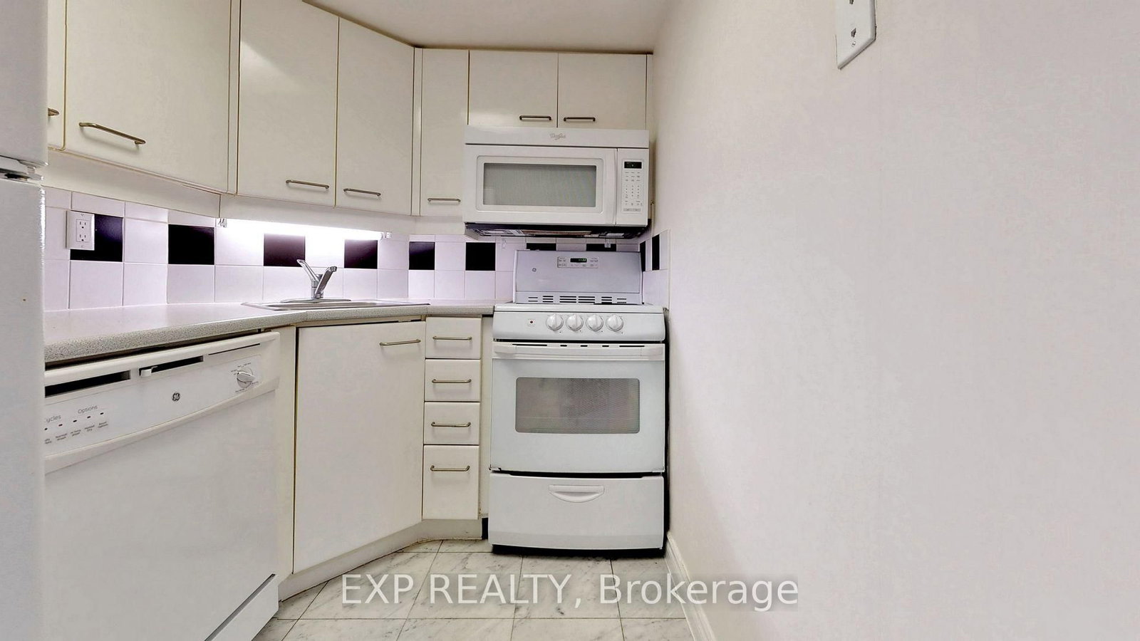 38 Elm Street, Unit 1005 - Photo 11