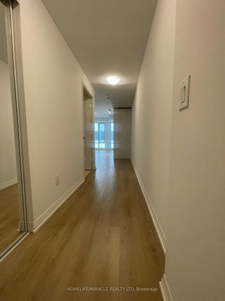 1110 - 8 Widmer Street
