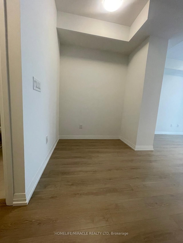 1110 - 8 Widmer Street