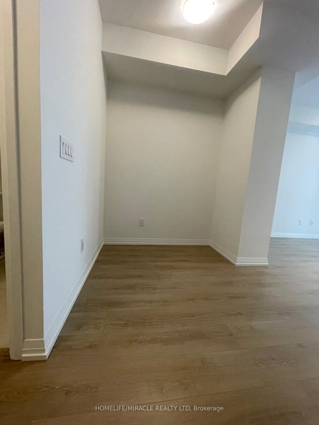 1110 - 8 Widmer Street