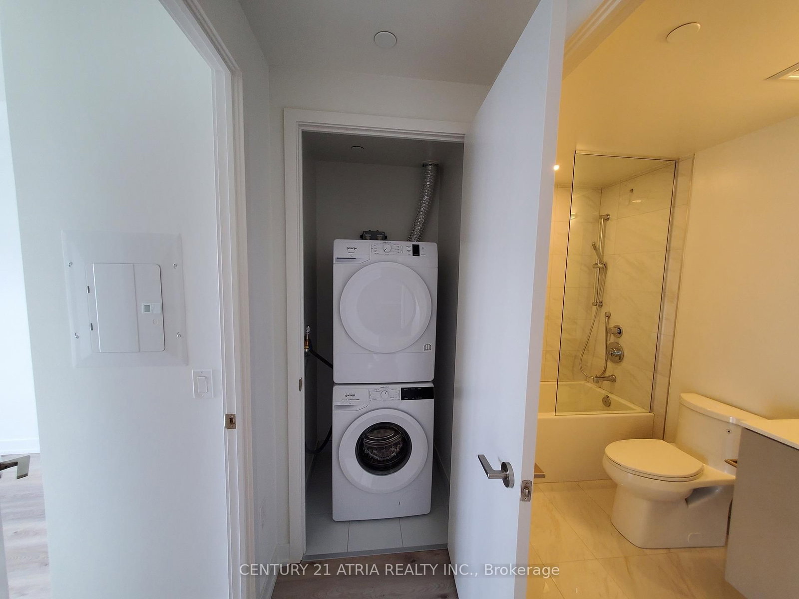 15 QUEENS QUAY E, Unit 2910 - Photo 6