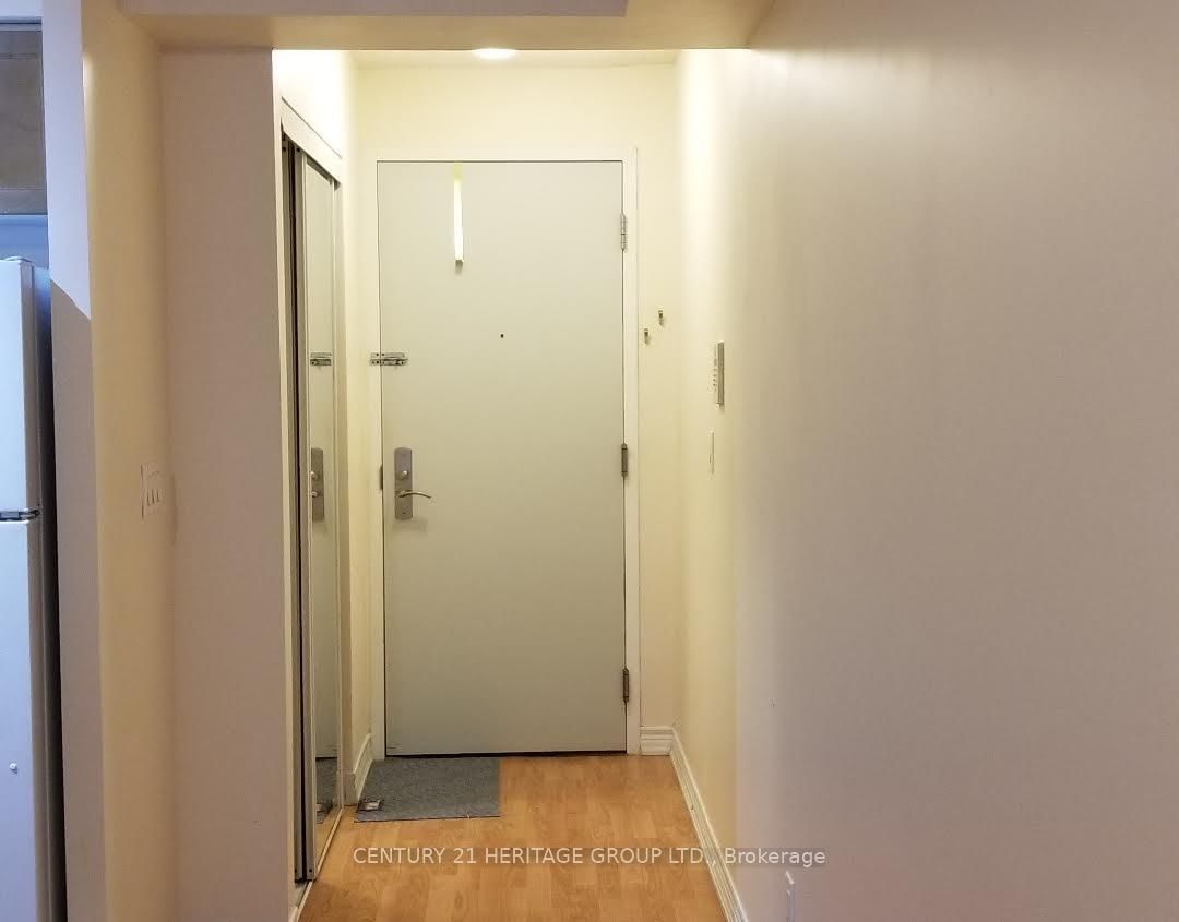 761 Bay Street, Unit 708 - Photo 2