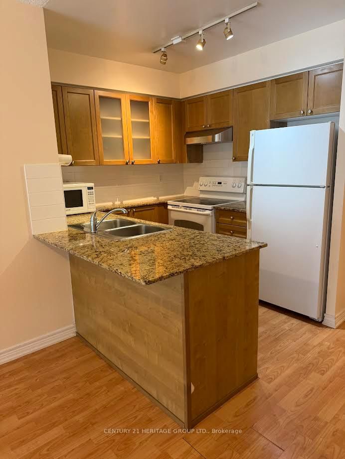 761 Bay Street, Unit 708 - Photo 4