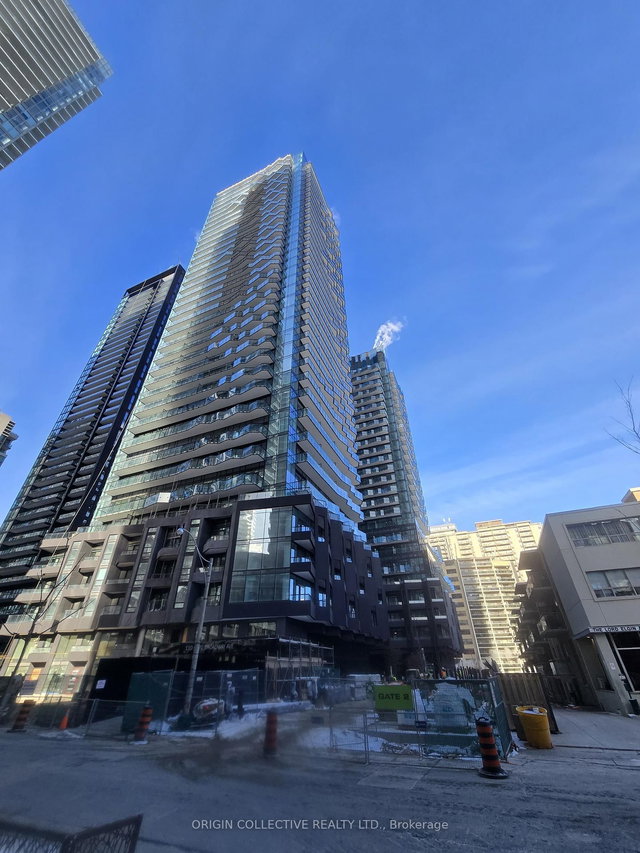 2310 - 110 Broadway Avenue