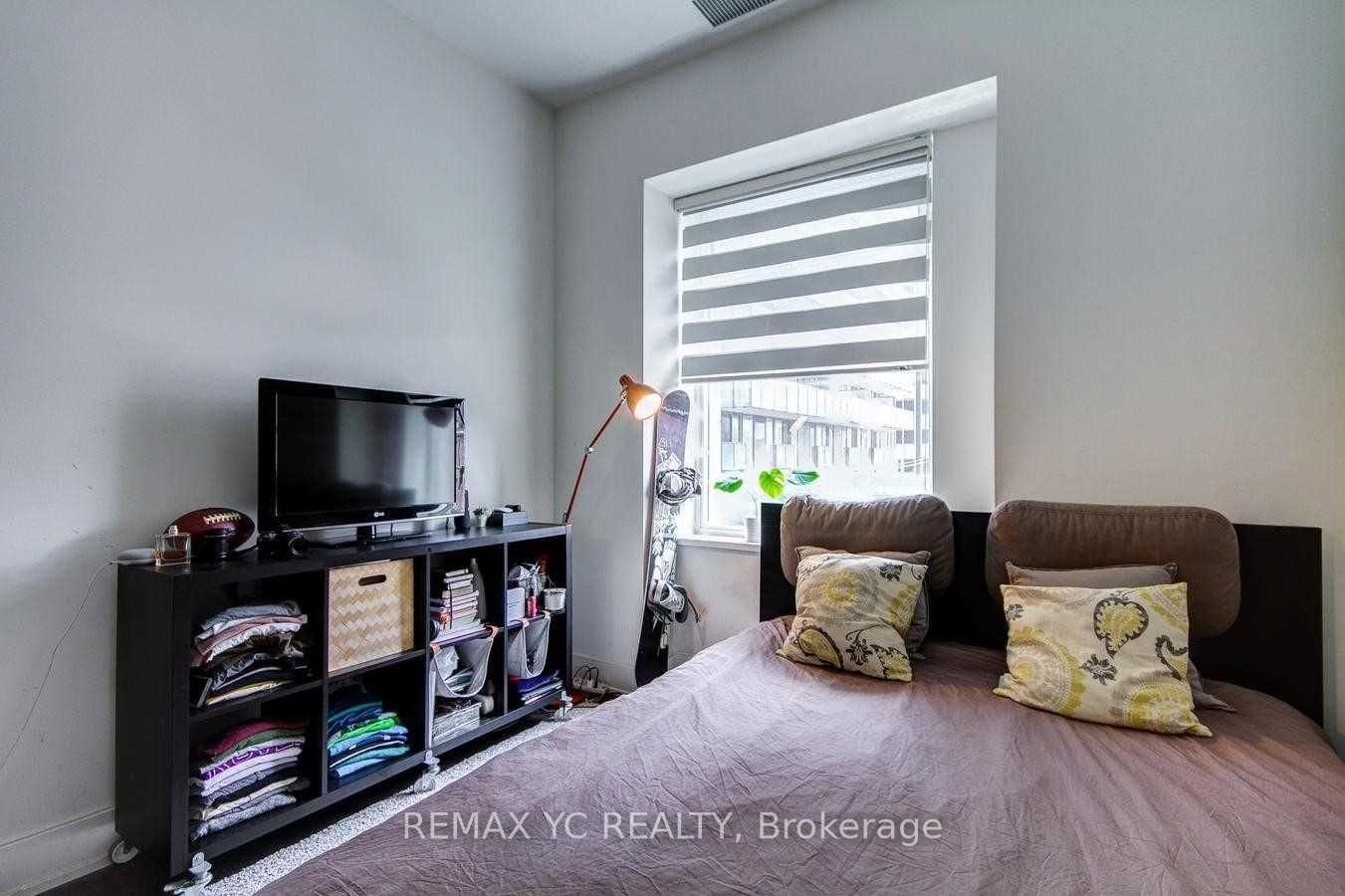 111 St Clair Avenue W, Unit 321 - Photo 11