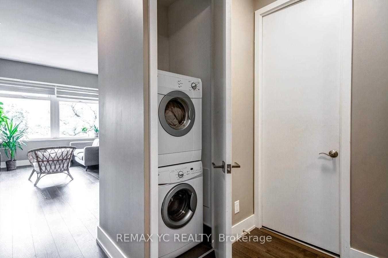 111 St Clair Avenue W, Unit 321 - Photo 14