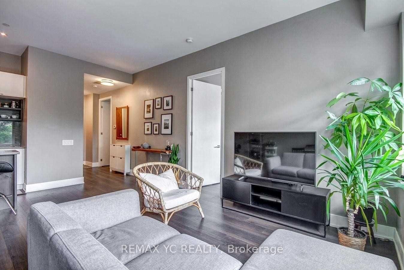 111 St Clair Avenue W, Unit 321 - Photo 5