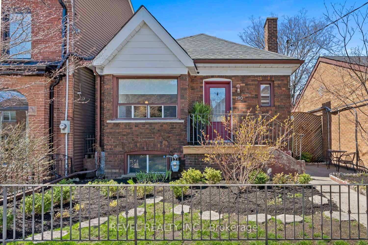 190 Manning Avenue - Photo 2