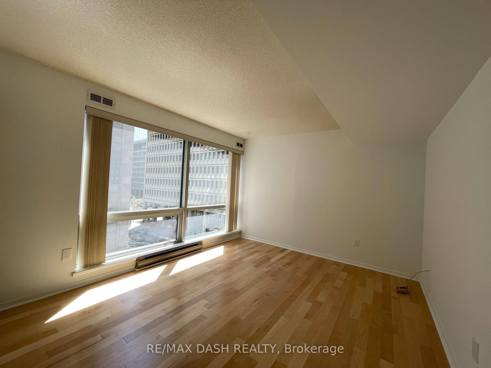 1001 Bay Street, Unit 414 - Photo 23