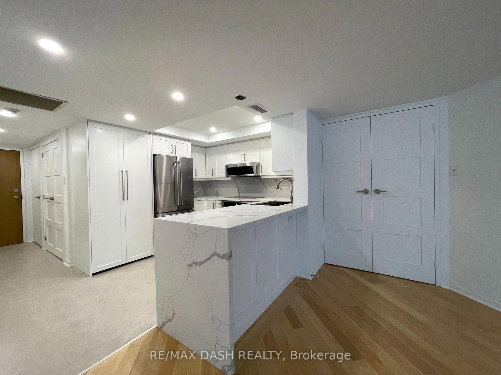 1001 Bay Street, Unit 414 - Photo 28