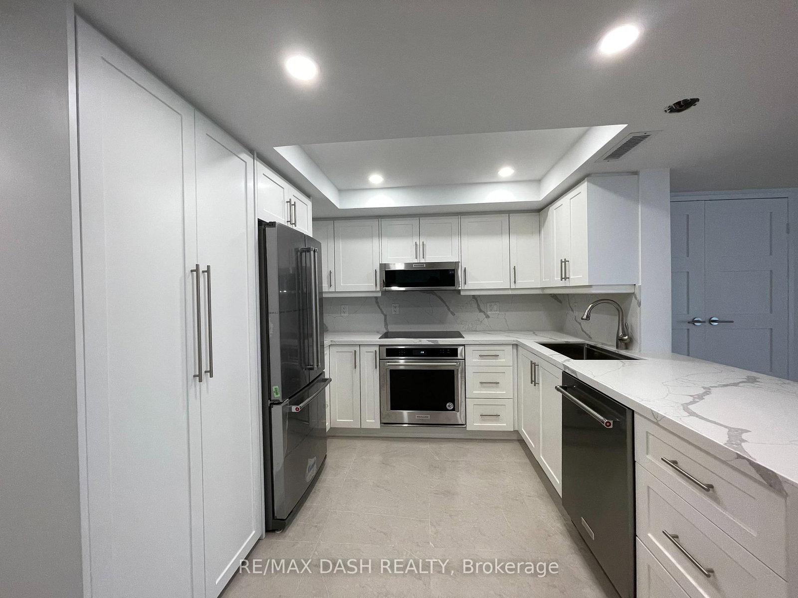 1001 Bay Street, Unit 414 - Photo 30