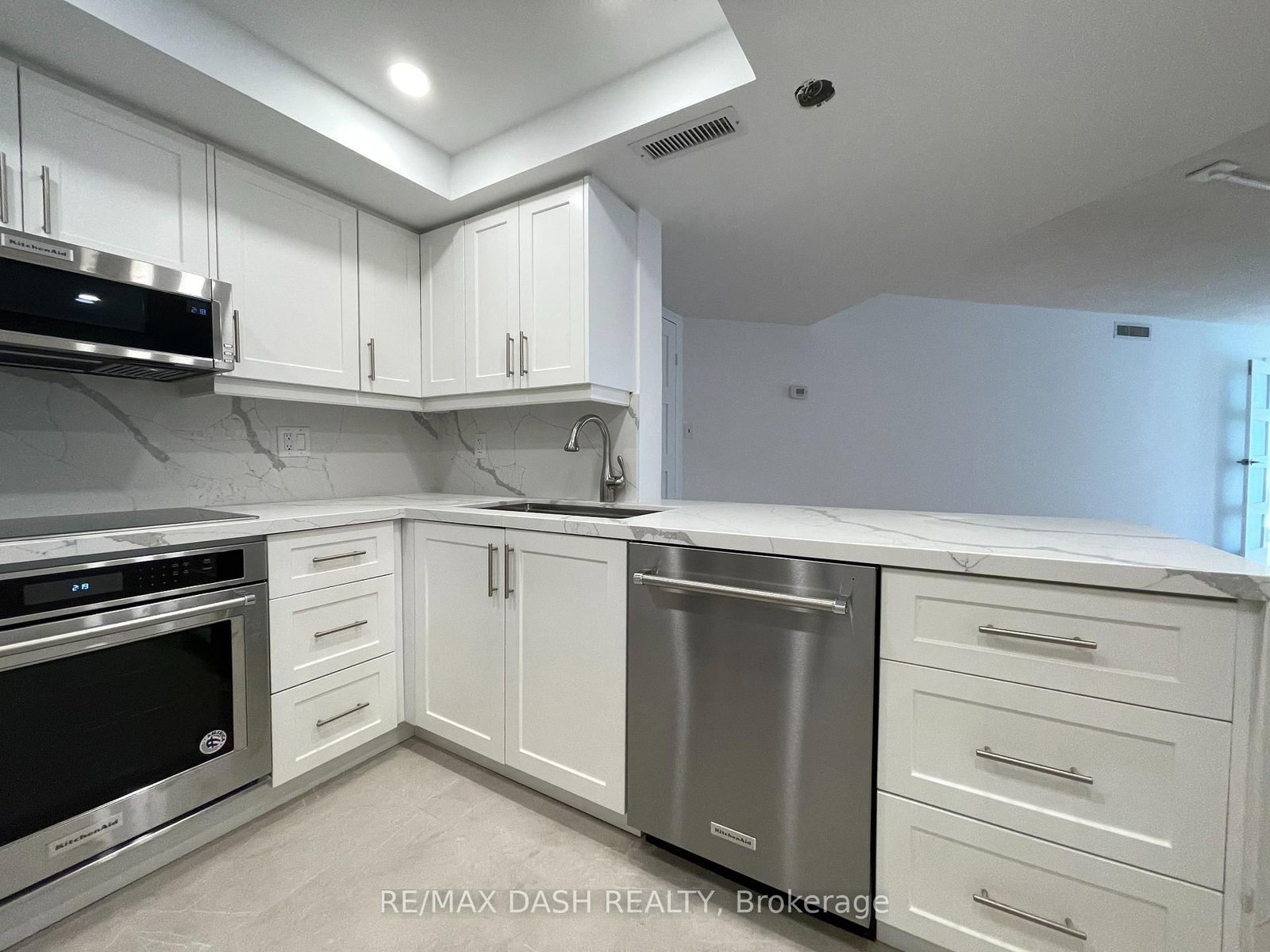 1001 Bay Street, Unit 414 - Photo 36