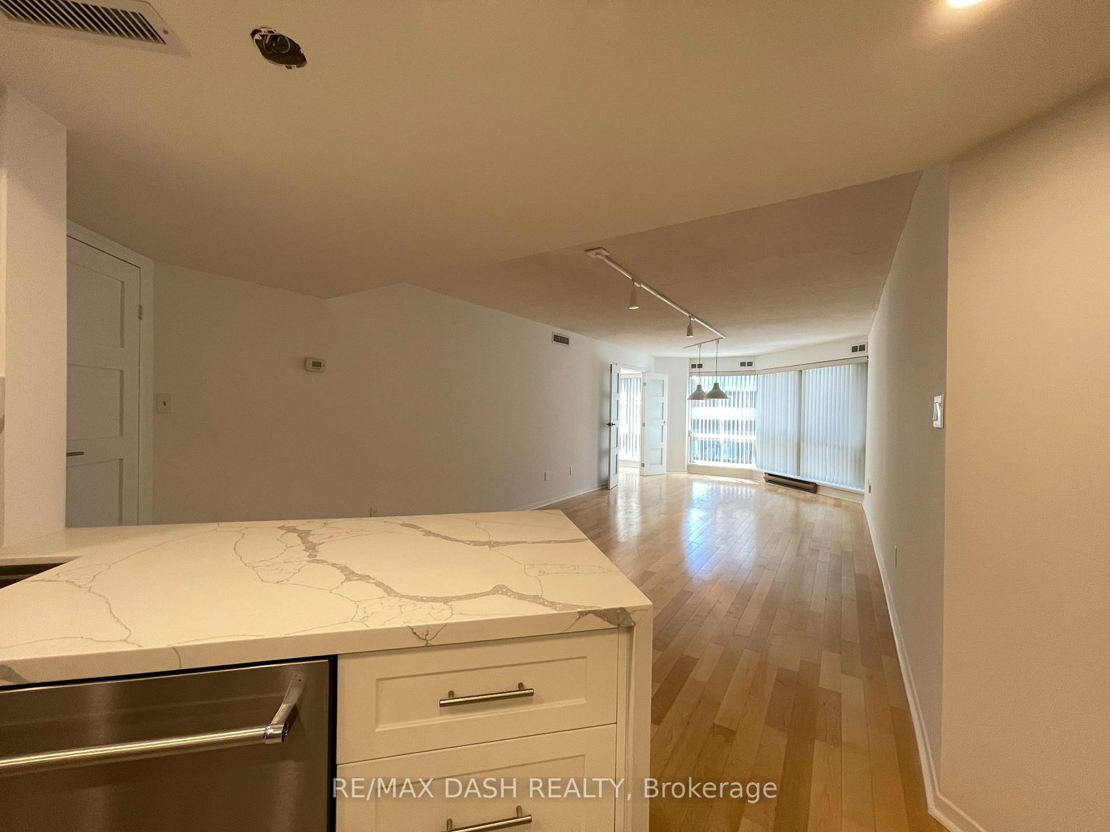 1001 Bay Street, Unit 414 - Photo 37