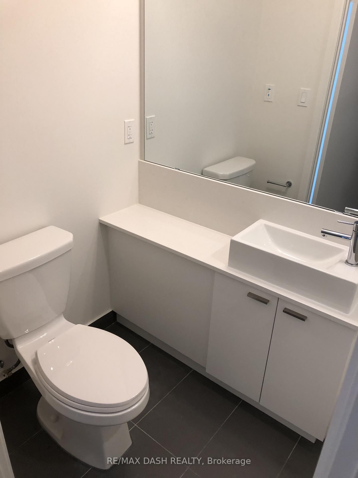 576 Front Street W, Unit 1511E - Photo 3