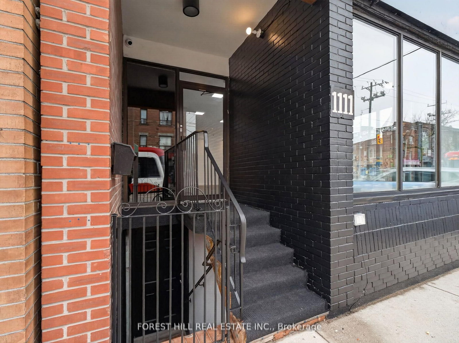 1111 College Street - Photo 4