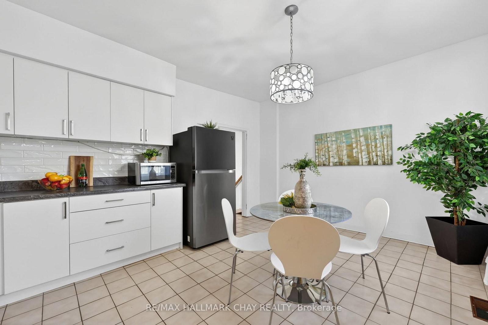 78 Clovelly Avenue - Photo 17