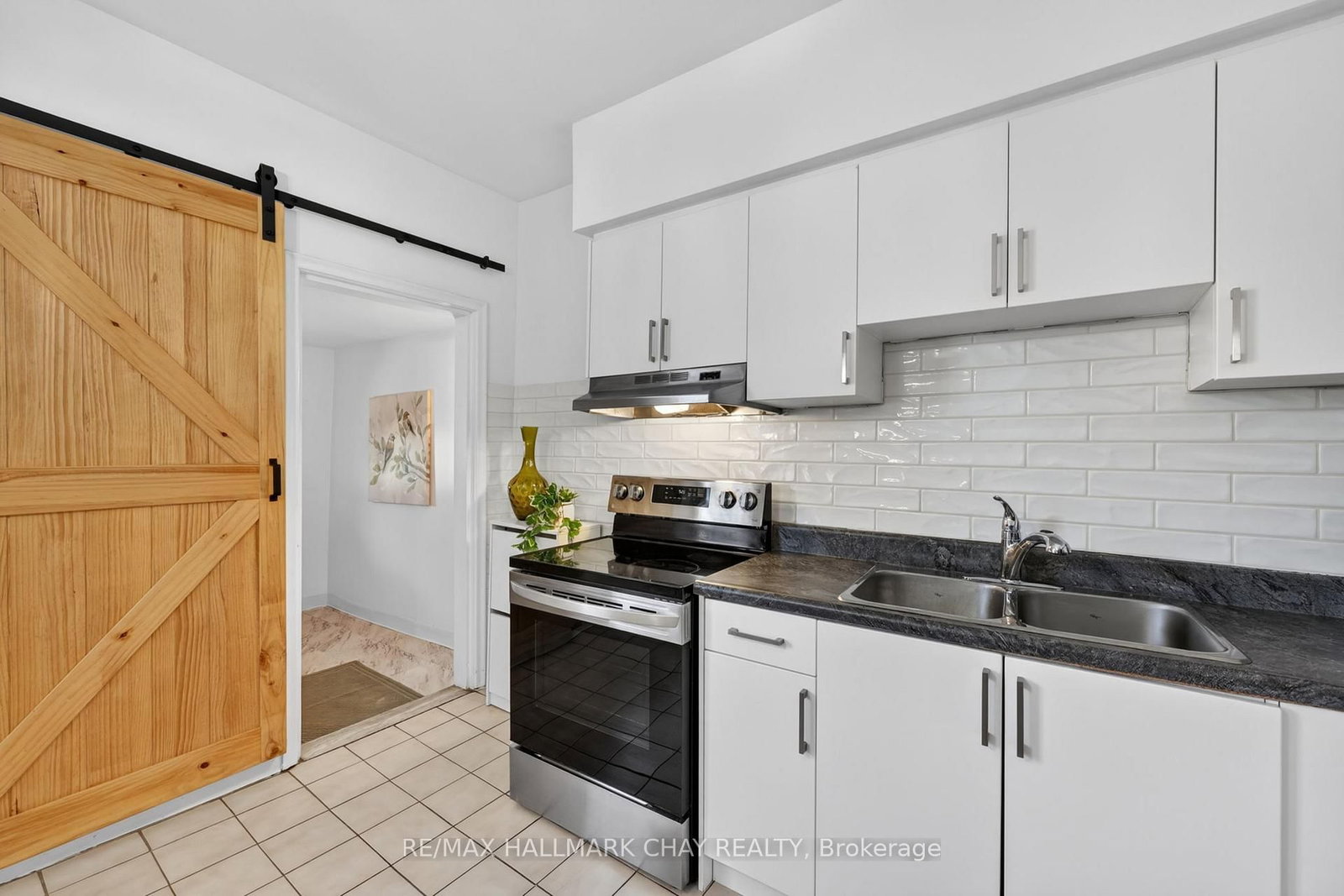 78 Clovelly Avenue - Photo 18