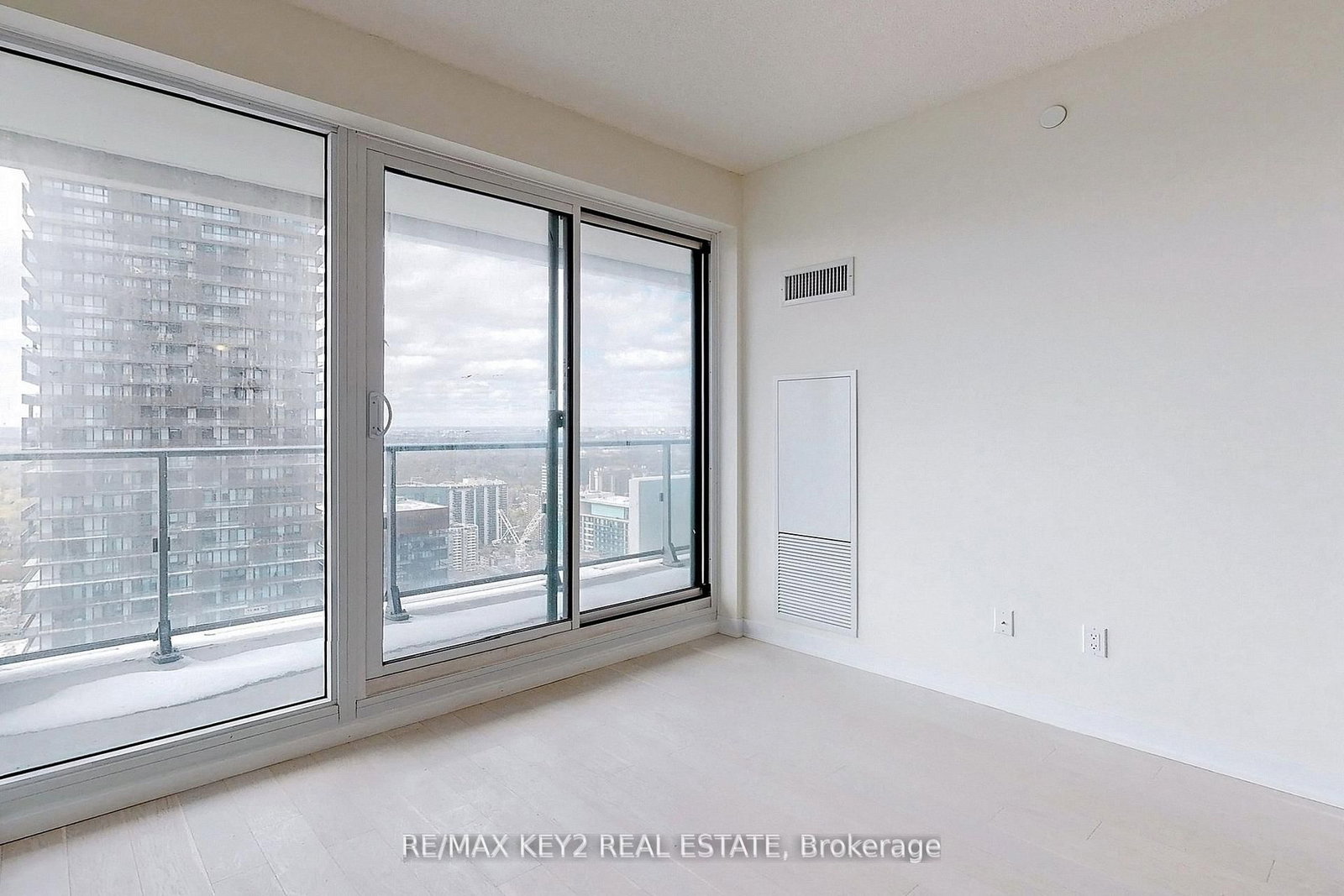 2221 Yonge Street, Unit 4510 - Photo 8