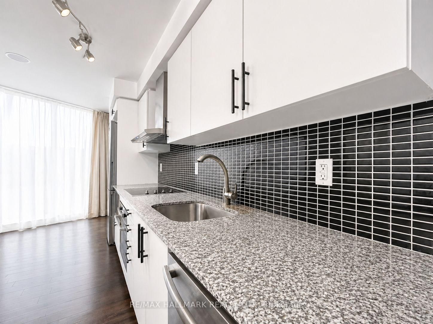 352 Front Street W, Unit 103 - Photo 6