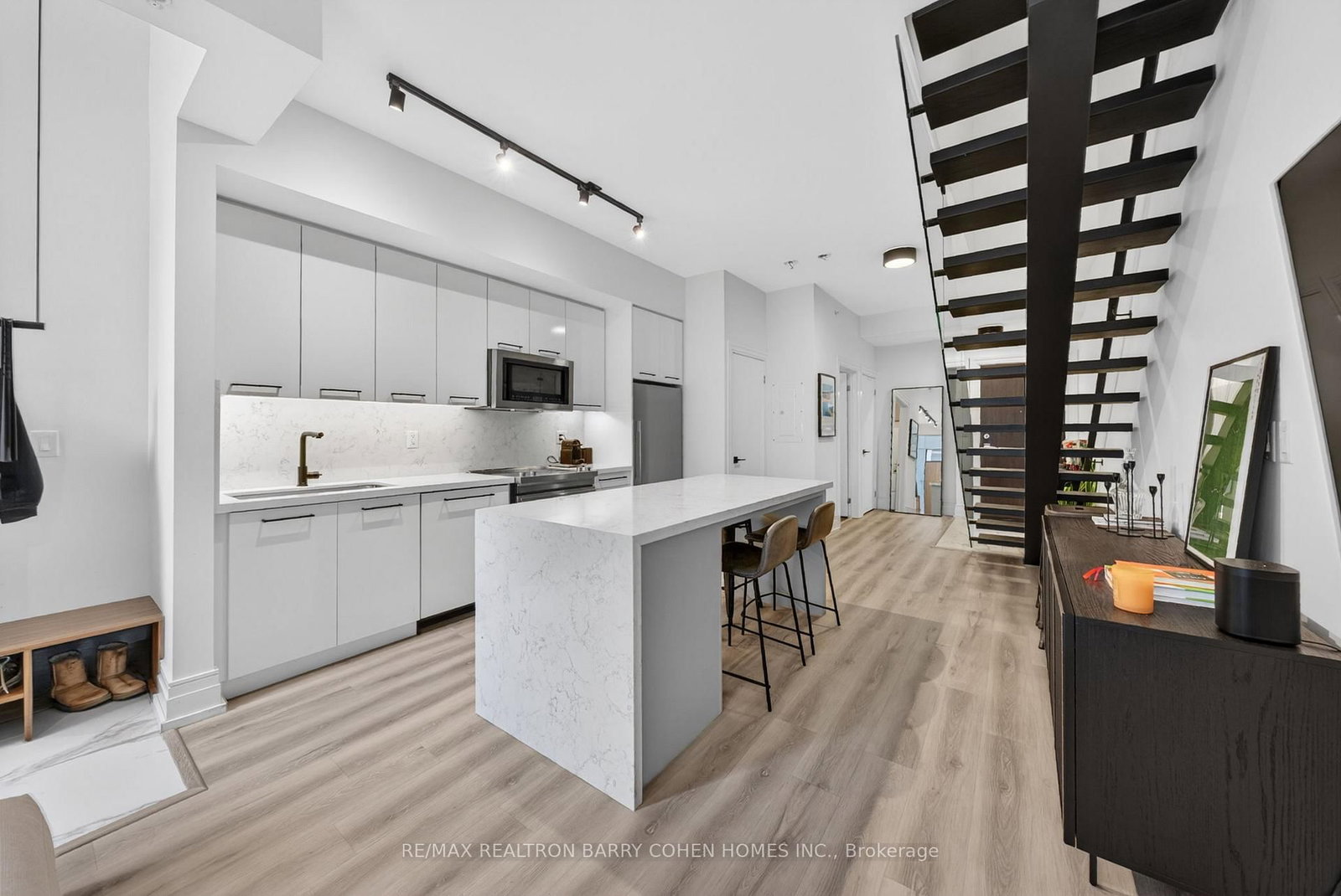 90 Niagara Street, Unit 107 - Photo 10