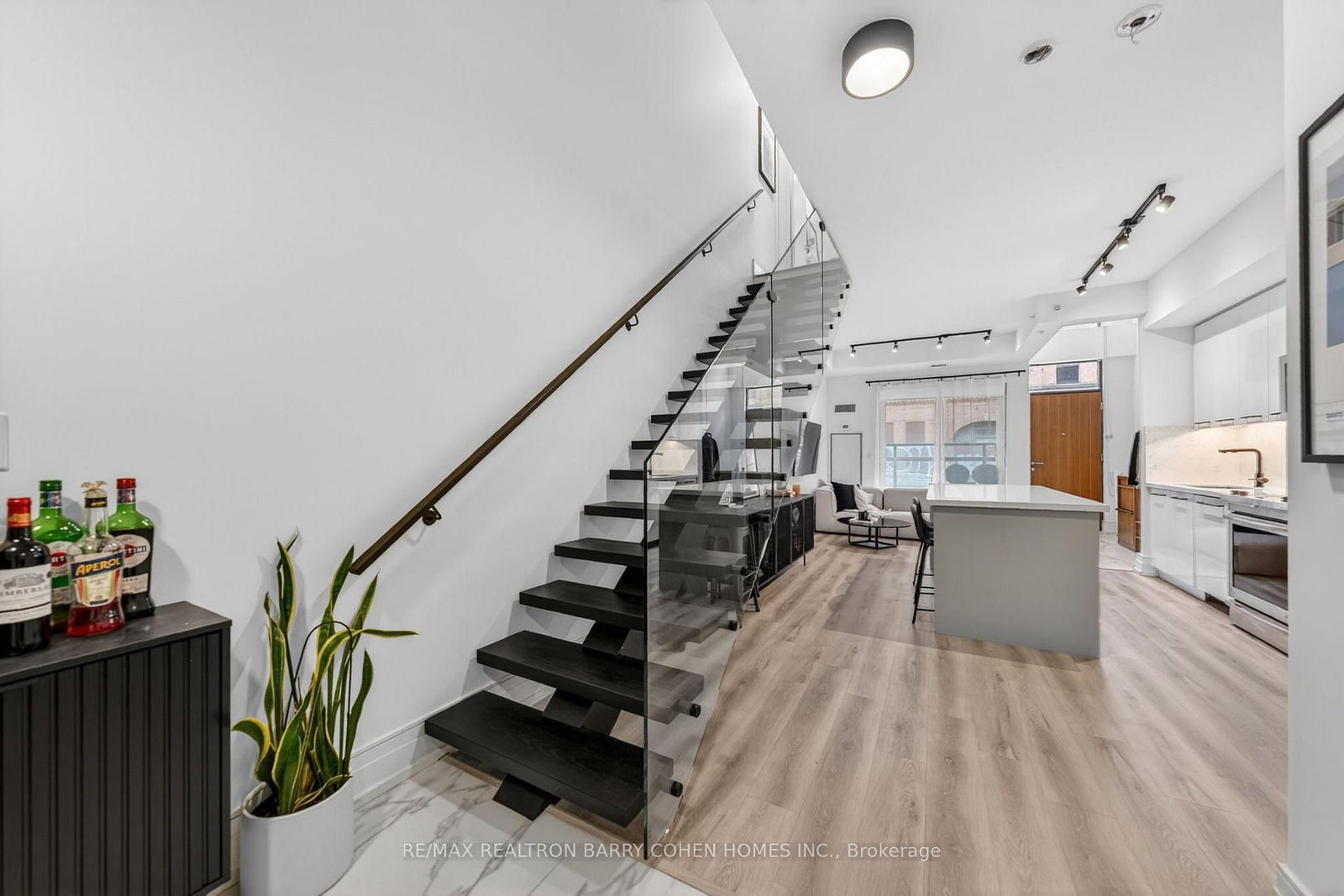 90 Niagara Street, Unit 107 - Photo 15
