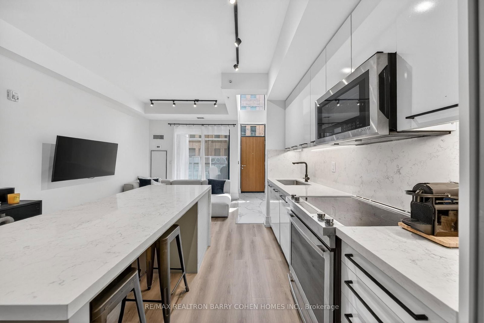 90 Niagara Street, Unit 107 - Photo 17