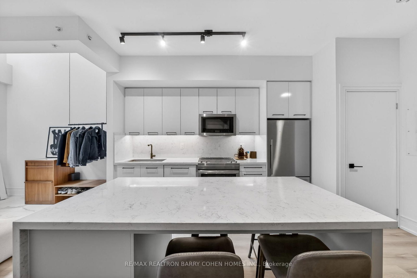 90 Niagara Street, Unit 107 - Photo 19