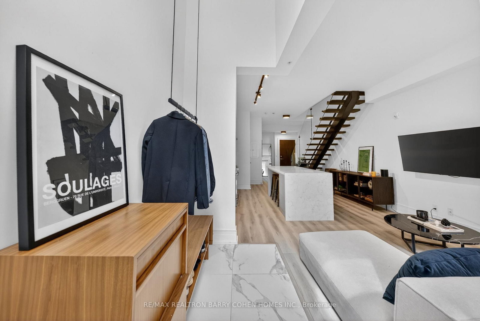 90 Niagara Street, Unit 107 - Photo 2